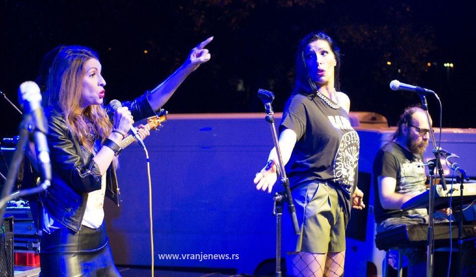 Neverne bebe na jednom od ranijih nastupa u Vranju. Foto VranjeNews