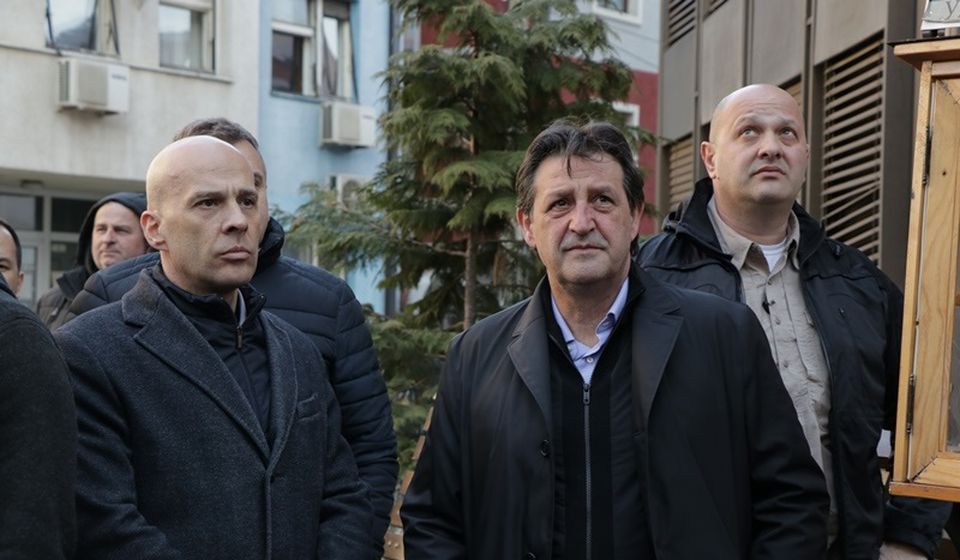Direktor BIA Bratislav Gašić odmah pored bine. Foto Vranje News