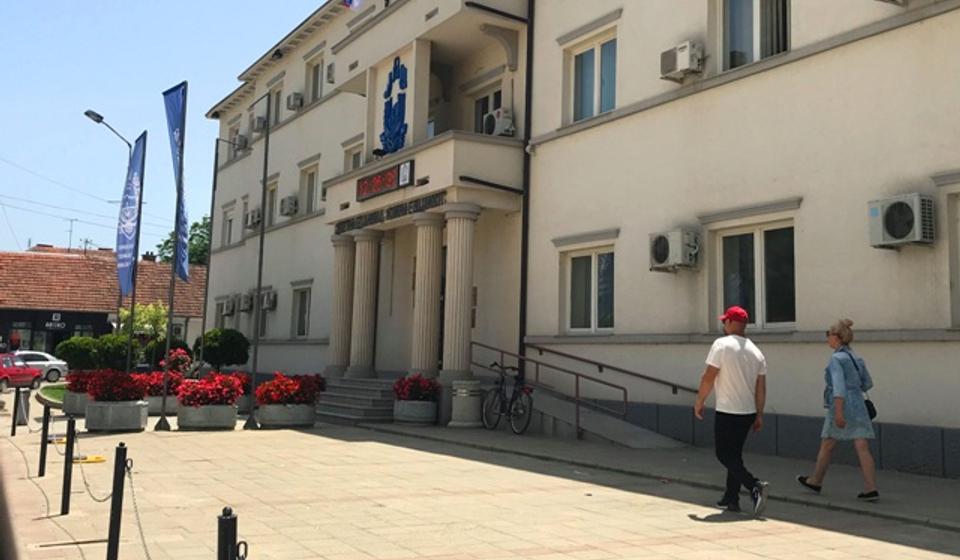 Poprište detonacija iz 2000: zgrada SO Bujanovac. Foto Vranje News