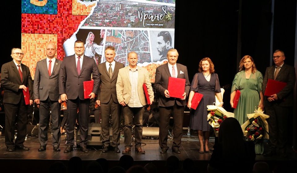 Sa prošlogodišnjeg uručenja gradskih priznanja. Foto Vranje News