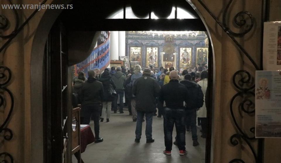 Prizor iz gradske crkve nakon litije. Foto VranjeNews