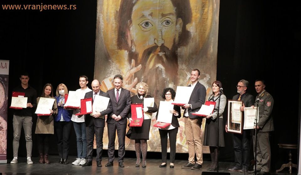 Svi laureati. Foto Vranje News