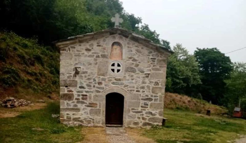 Crkva Sv. Proroka Ilije u manastiru u Kacapunu (XIII vek). Foto Dule Milovanović (Fejsbuk)