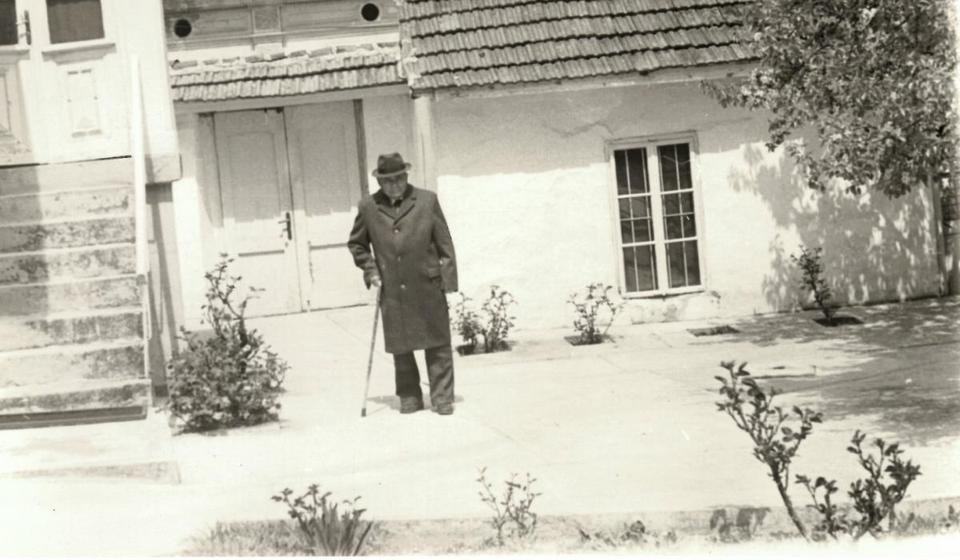 Kuća Ranka i Tome Dimitrijevića Sobinca prema Brankovoj ulici. Snimio Toma Dimitrijević Sobinac (porodična arhiva)