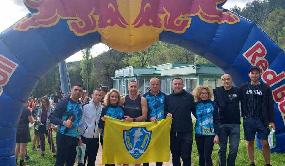 Dva pobednička postolja u trci Matka Vodno trail kod Skoplja. Foto AK Vranjski maratonci