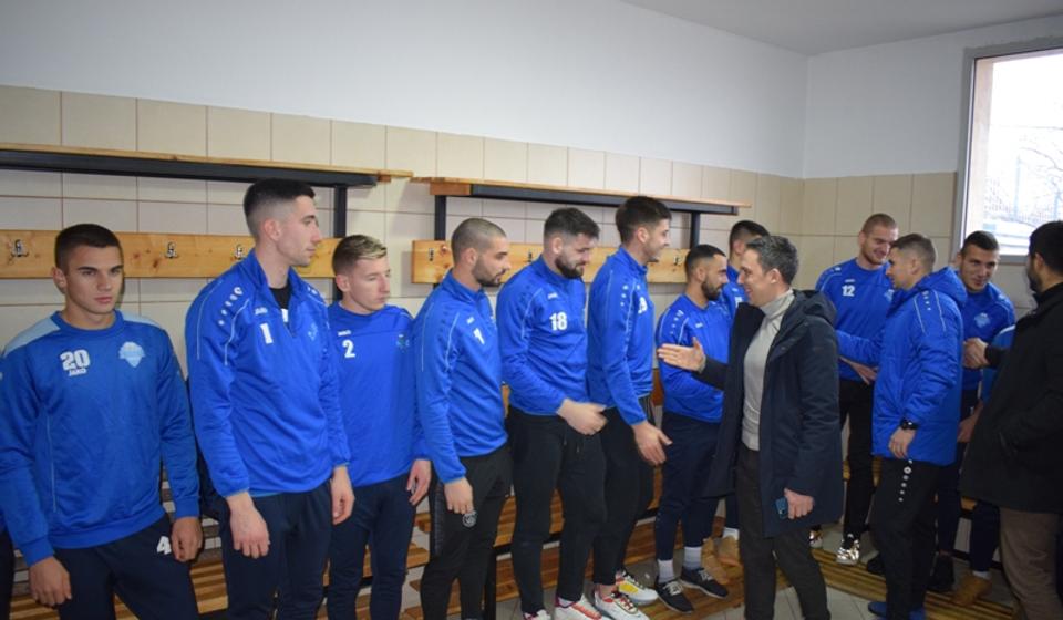 Prvog dana priprema obavljena prozivka kojoj je prisustvovao predsednik kluba Stanislav Tončev. Foto FK Radnik