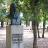 Vranje već ima Justinovu bistu u gradskom parku. Foto Vranje News