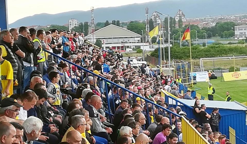 Navijači će na stadionima morati da drže distancu od jedno metra. Foto Vranje News