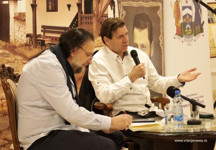 Živojin Rakočević i Dejan Aleksić pred vranjskom publikom. Foto Vranje news