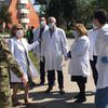Stavljena u funkciju još jedna COVID bolnica: Ljiljana Antić (levo) sa saradnicima. Foto ilustracija Vranje News