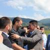 Darodavac: Vlada Mandić (levo) sa državnim sekretarom Draganom Stevanovićem na početku izgradnje saobraćajnica u Slobodnoj zoni Vranje pre dve godine. Foto Vranje News