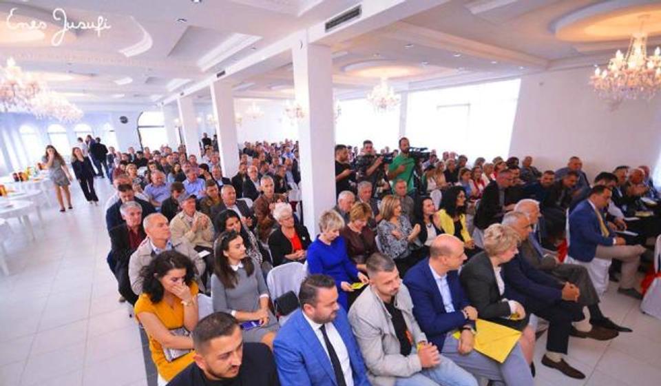 Detalj sa izborne skupštine PDD-a. Foto Enes Jusufi (FB profil Šaipa Kamberija)