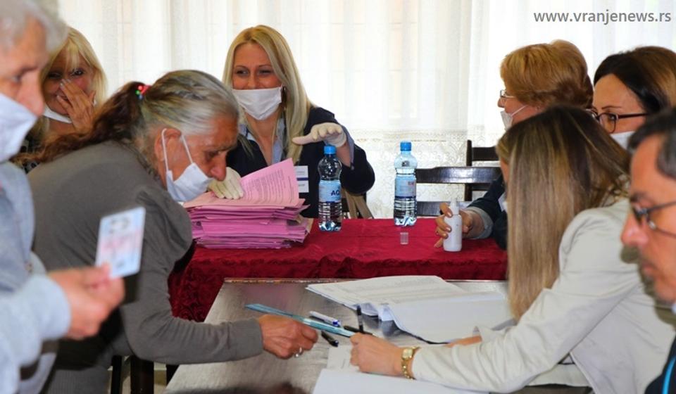 Detalj sa današnjeg glasanja u Vranju. Foto Vranje News