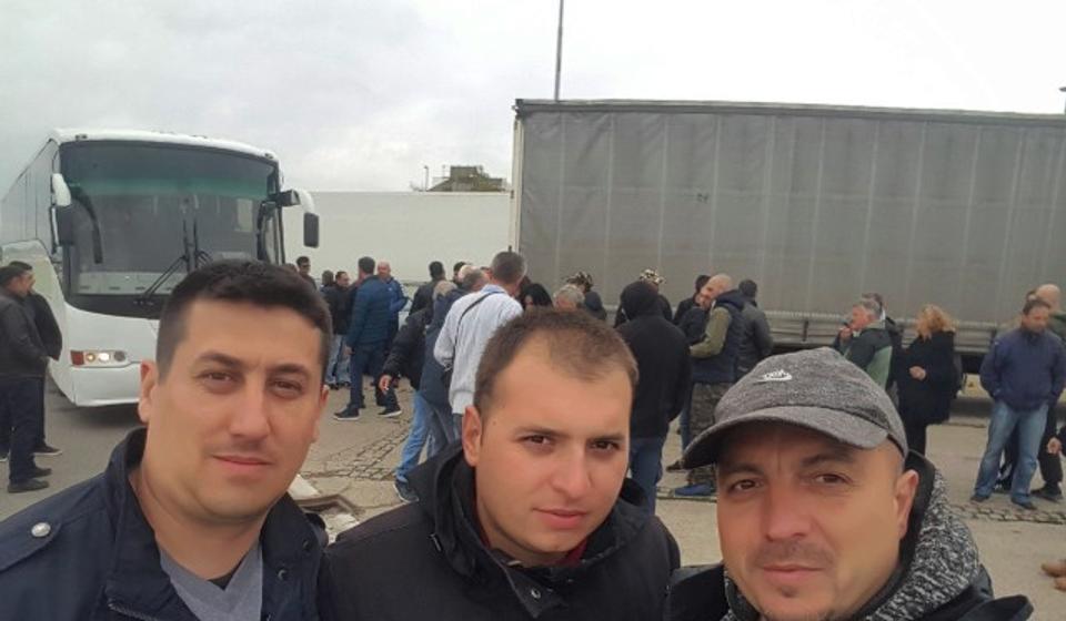 Vrh vranjskog NS-a sa koordinatorom za Pčinjski okrug Sašom Arsićem iz Bujanovca. Foto privatna arhiva