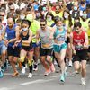 Saša Ćuković na startu Beogradskog maratona (u sivoj majci, levo od Olivere Jevtić). Foto AK Vranjski maratonci