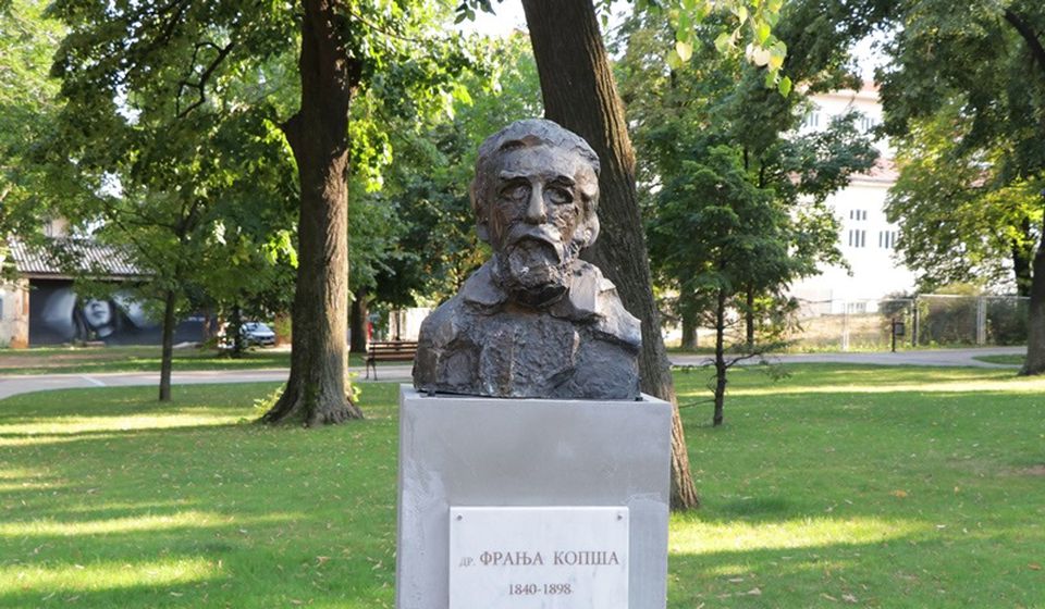 Spomen bista u čast Franje Kopše u Gradskom parku u Vranju. Foto Vranje News