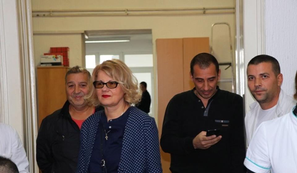 Direktorka ZC Vranje sa svojim medicinskim osobljem i radnicima Vodovoda. Foto VranjeNews