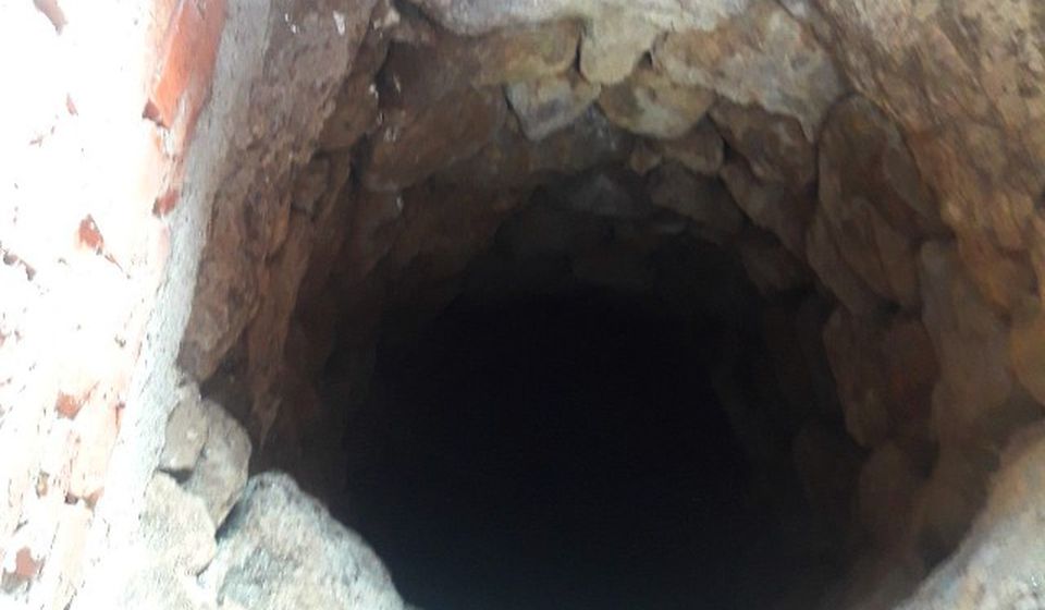 Zmija izvučena iz ovog bunara. Foto privatna arhiva