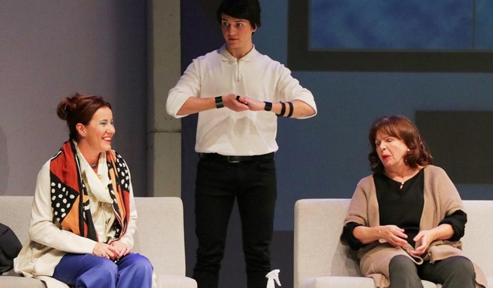 Vinčić kao Šila u predstavi Rolerkoster. Foto Vranje News