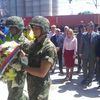 Venci i cveće položeni na spomen česmu u Ristovcu. Foto Grad Vranje