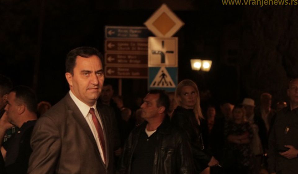 Lider SNS Nenad Mitrović tvrdi da naprednjaci i Arifijev DP imaju po 10 mandata. Foto Vranje News