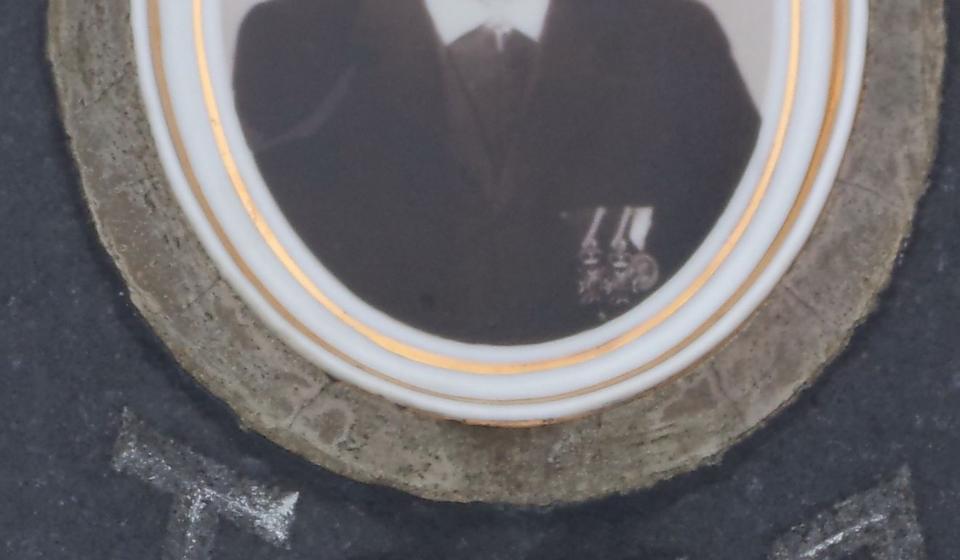  Toma Staje Stajić (1836-1921) Fotografiju je Tomislavu R. Simonoviću ustupio administrator grupe Staro Vranje Novica Jovanović Nocka