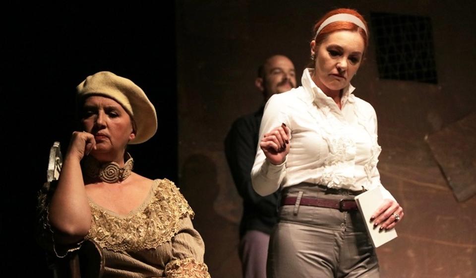 Detalj iz predstave Autoputem, koja je otvorila festival. Foto Vranje News