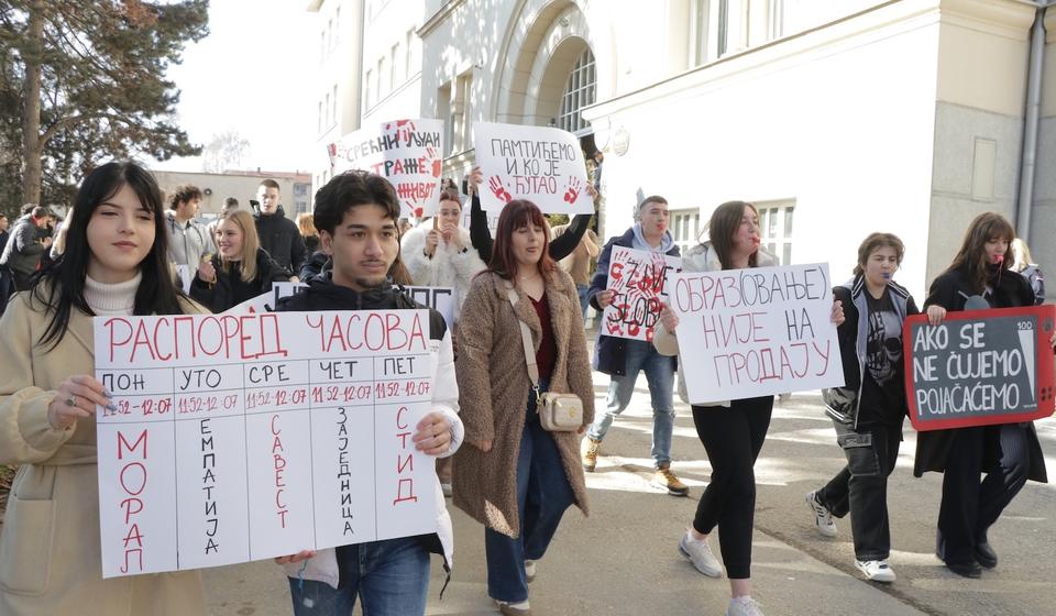 Sa današnjeg protesta maturanata vranjske gimnazije. Foto Vranje news