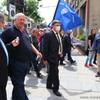 Prošla su vremena kada je lider SRS-a na mitinzima okupljao po nekoliko hiljada Vranjanaca: Šešelja dočekalo tridesetak radikala. Foto Vranje News