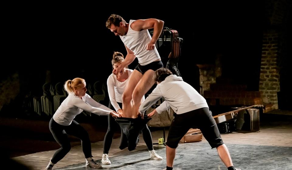 Novosađani u petak gostuju sa ostvarenjem Ostajem ostati. Foto Srđan Doroški