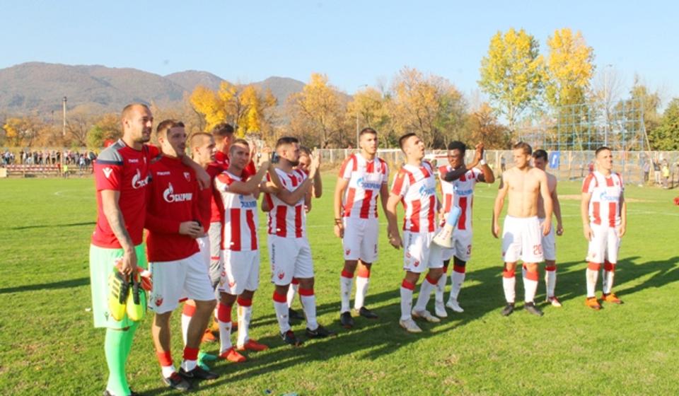 Proslavljanje pobede: Gobeljić u ulozi vođe navijača. Foto VranjeNews