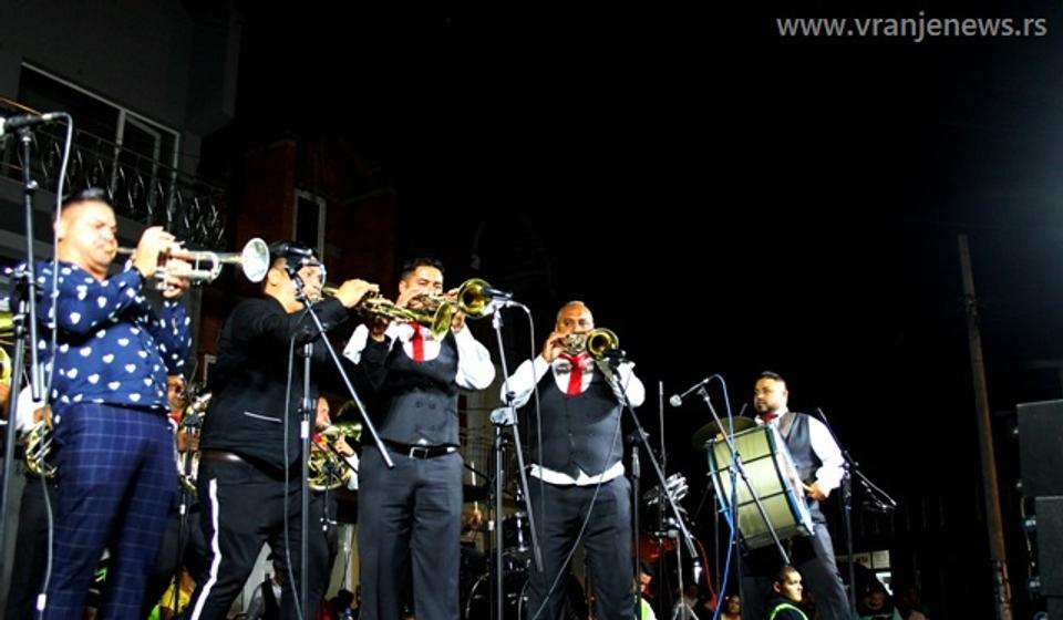 Orkestar Dejana Avdića iz Vranjske Banje. Foto VranjeNews