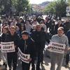 Protestanti ispred zgrade Gradske uprave u Vranju. Foto Vranje News