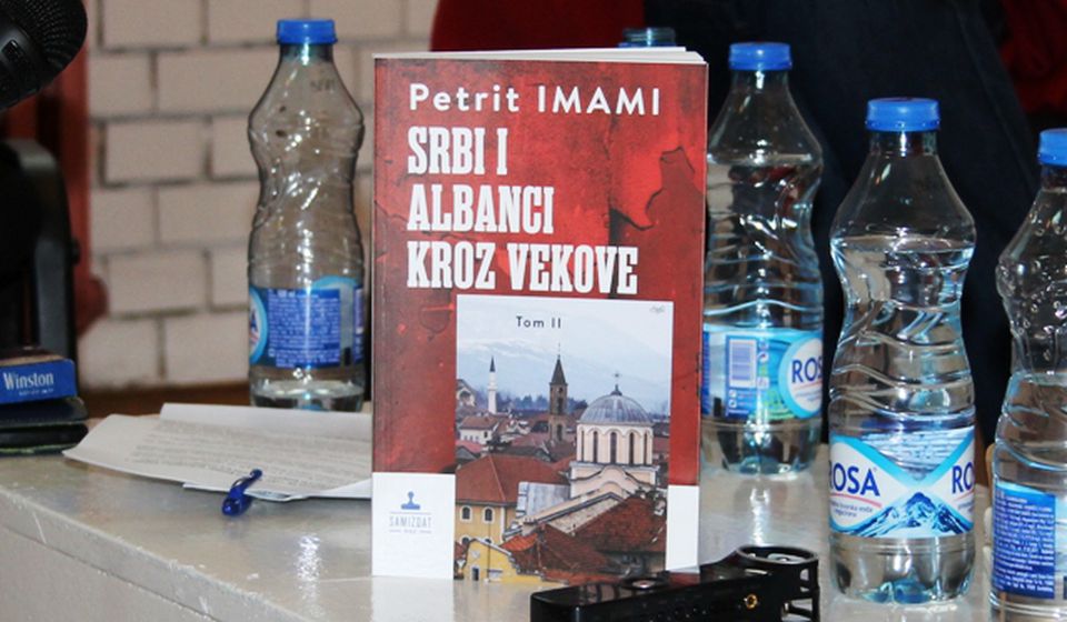 Dragoceno štivo: knjiga Petrita Imamija. Foto VranjeNews