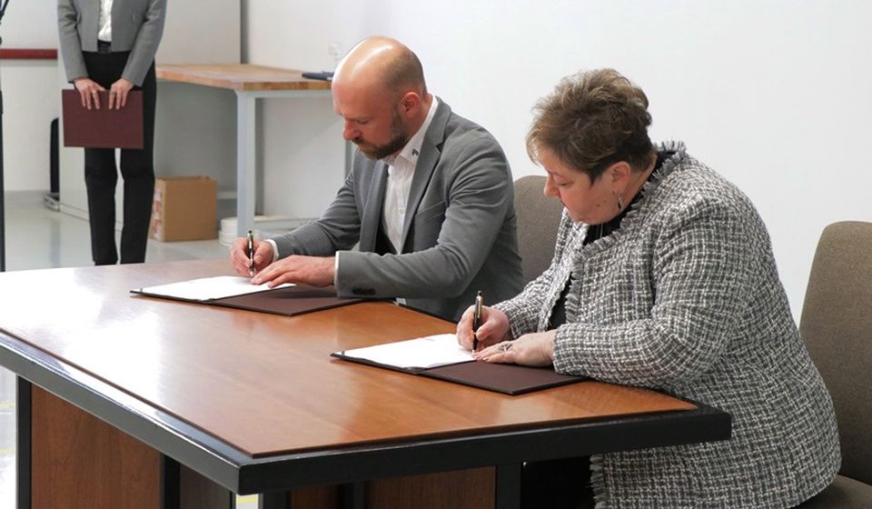 Potpisivanje Memoranduma o razumevanju u Haix-u. Foto Vranje News
