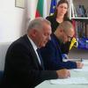 Momenat potpisivanja ugovora: ambasador Vlajkov i predsednik BSC-a Anačkov. Foto BSC