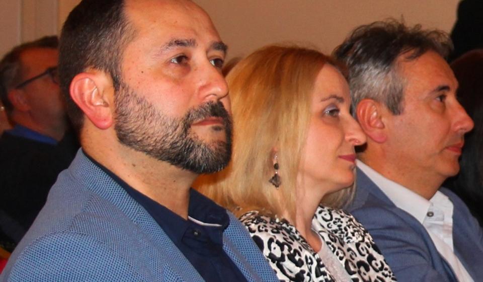 Zorica Jović sa gradonačelnikom Slobodanom Milenkovićem i zamenikom Nenadom Antićem na koncertnoj večeri festivala. Foto VranjeNews