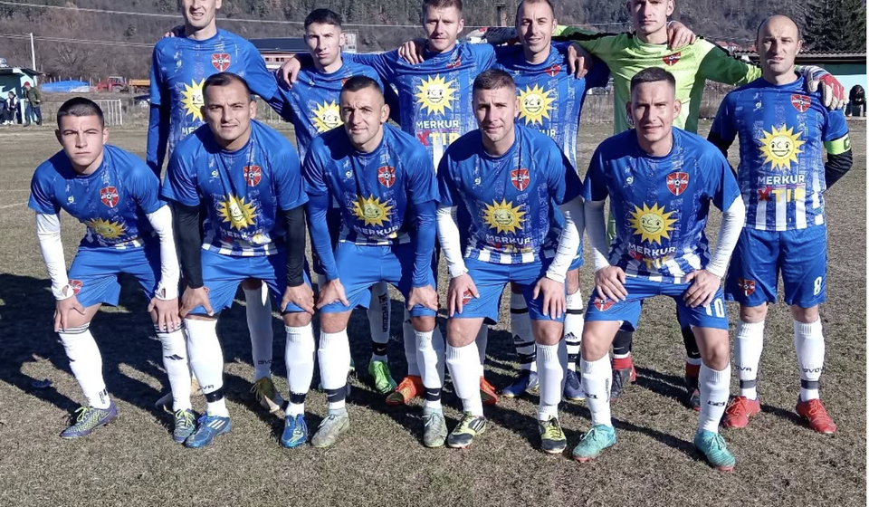 Tim Nebeskih anđela uoči utakmice u Bosilegradu. Foto NA