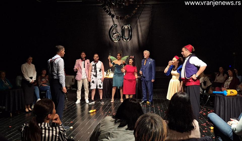 Detalj sa pretpremijere predstave Proslava vranjskog teatra. Foto Vranje news