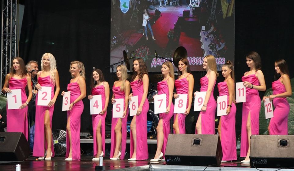 Sa jednog od ranijih izbora za Mis karanfil devojče. Foto ilustracija Vranje news