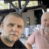 Vranjski slikar Aleksandar Đorđević (levo) sa Ljubomirom T. Devićem. Foto LJ.T.D.