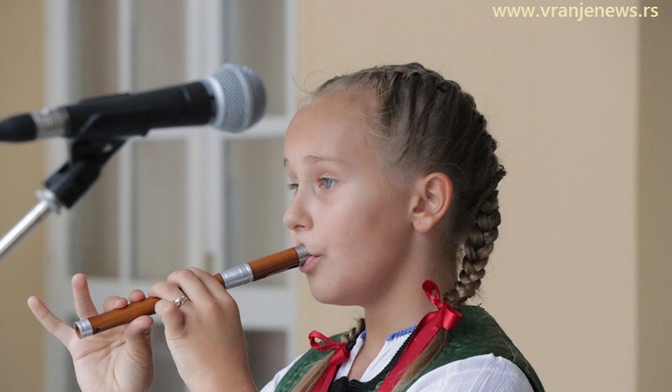 Mila Antić iz Pirota bila je druga u konkurenciji mladih frulaša do 12 godina. Foto Vranje News