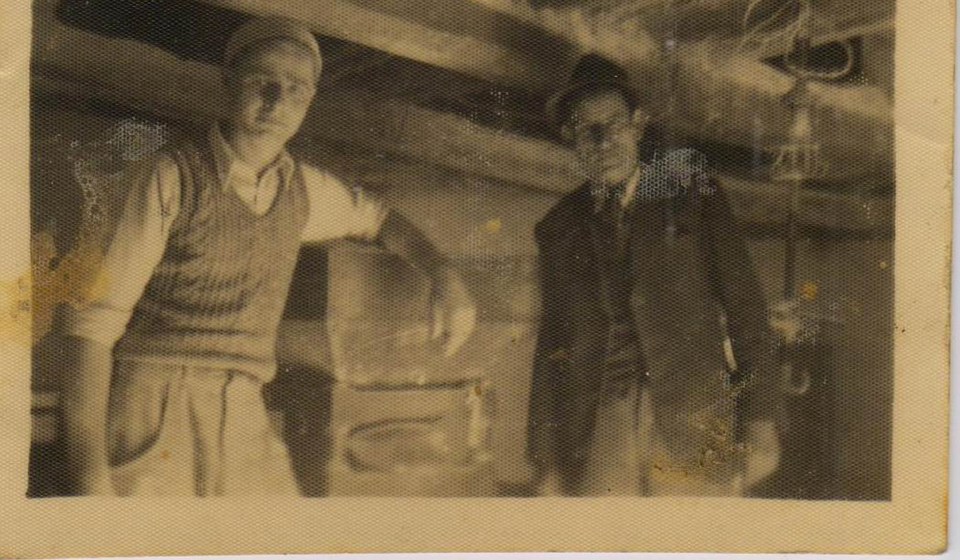 Na slici desno Antanas Tasa Mlinar u svom mlinu (Zagrebačka ulica). Foto arhiva B.M.