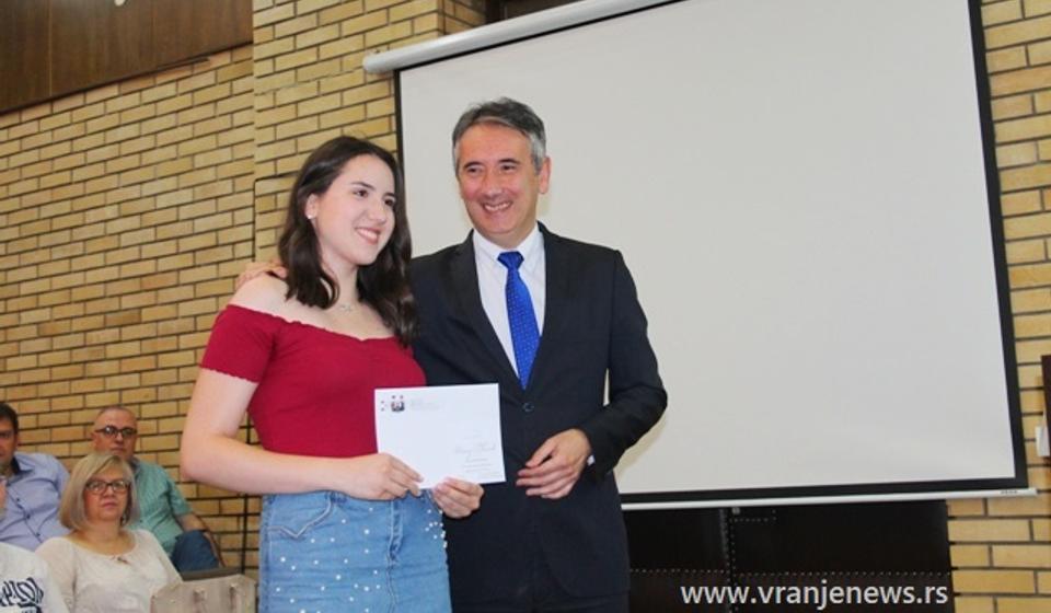 Ivana Tasić, učenica Hemijsko-tehnološke škole. Foto VranjeNews
