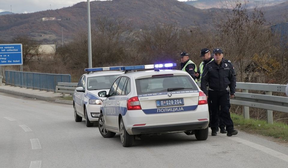 Policija interveniše tokom današnjeg protesta. Foto Vranje News