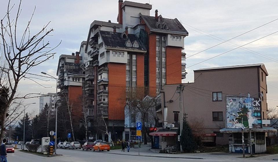 Predstoji sanacija krovne konstrukcije na zgradama Braća Bajić. Foto VranjeNews