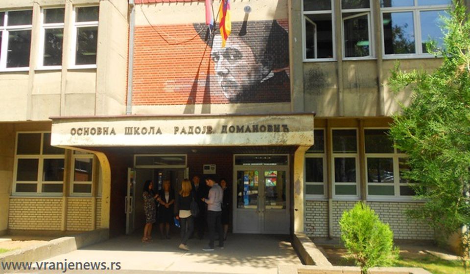 Radoje je navodno jedna od škola koja je dobila dojavu o postavljenoj bombi. Foto Vranje News