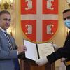 Ukaz o unapređenju komandantu Četvrte brigade Novici Petroviću uručio munistar odbrane. Foto MOD