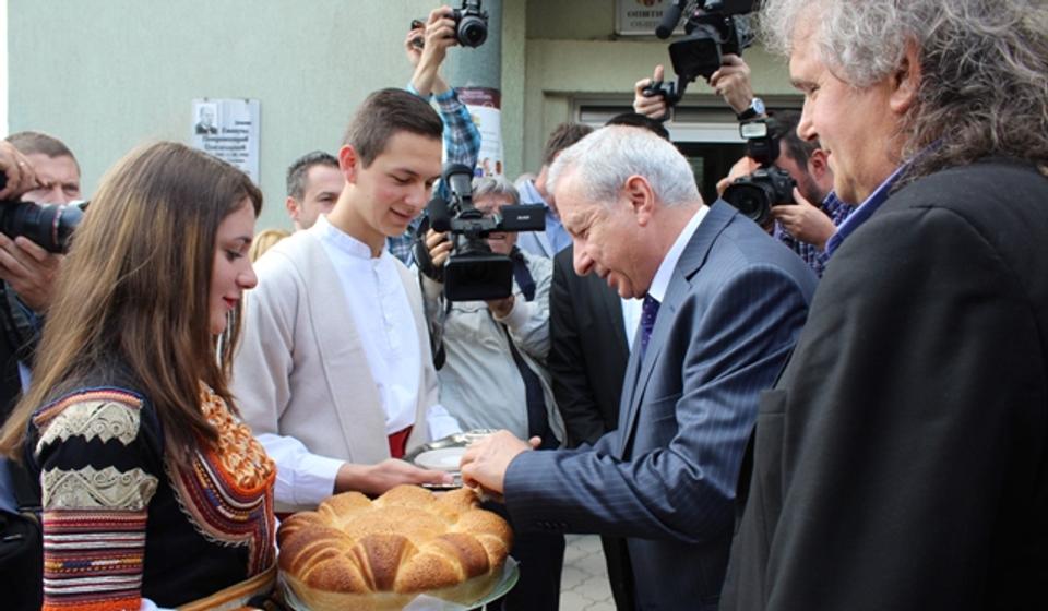 Vremena poverenja: Zaharijev sa bugarskim premijerom Ognjanom Gerdžikovim, ispred SO Bosilegrad 2017. godine, Foto: Vranjenews