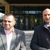 Advokat Gačević i funkcioneri NS ispred zgrade OJT u Vranju. Foto VranjeNews